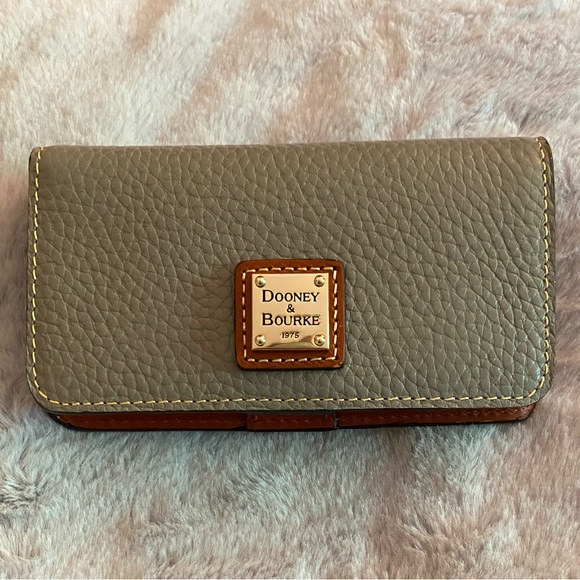 Dooney & Bourke Slim Phone Case in Smoke Grey ZR022 NWT - Picture 1 of 16
